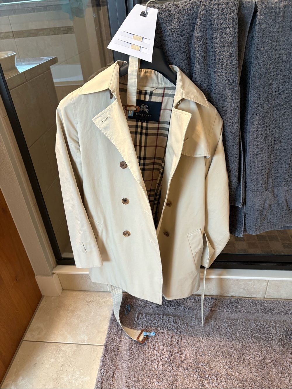Burberry Cream Coat with Classic Beige Check Lining